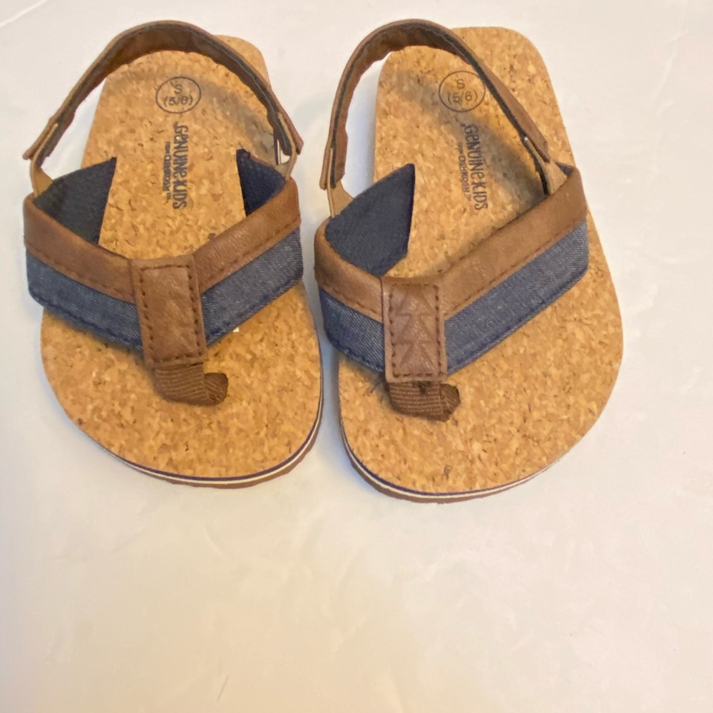 Osh Kosh Boy Flip Flops Sandals Brown size 5/6